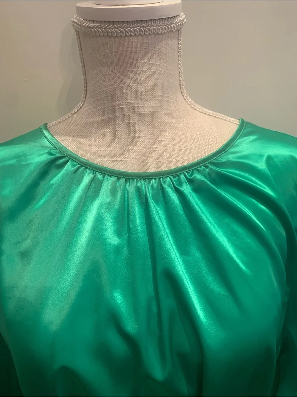 🌸A NEW DAY🌸NWT! LONG-SLEEVE, BELTED A-LINE, SATIN MIDI DRESS. - Picture 2 of 9